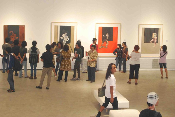 Bekerja Sama dengan Kedutaan Italia, Memamerkan Karya-karya seniman Avant Garde